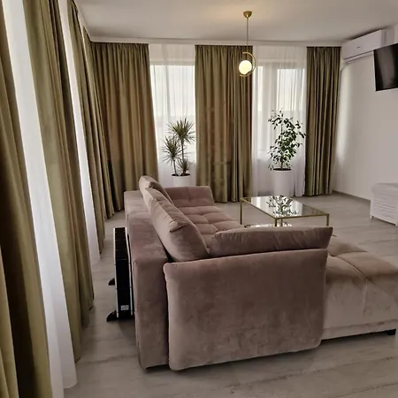 Caprice Deluxe 3*