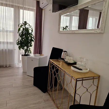 Caprice Deluxe 3*