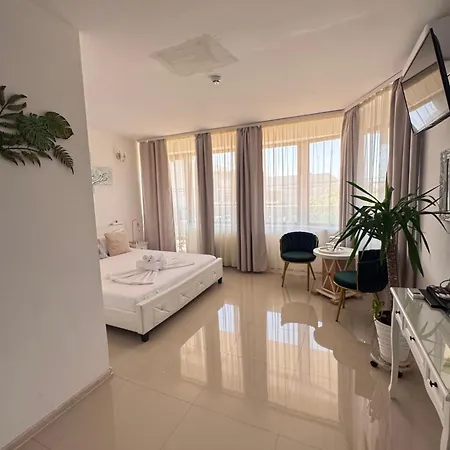 Caprice Deluxe 3* 드로베타 투르누 세베린